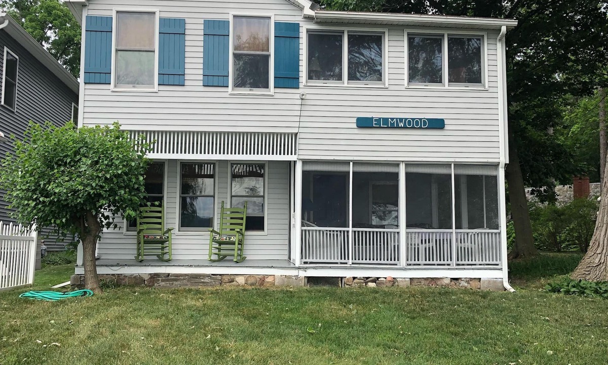 Town of Milo Cottage | Elmwood Finger Lakes Keuka Lake Vacation Home 50' off water, 100' Level Beach