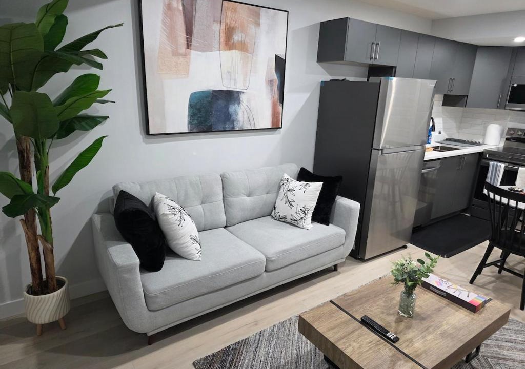 Saskatoon Apartment | Emerald Nest - a blend of comfort and style