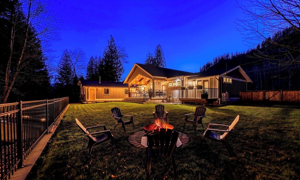 Kent Cottage | Escape to The Antler House, a spacious rural retreat!