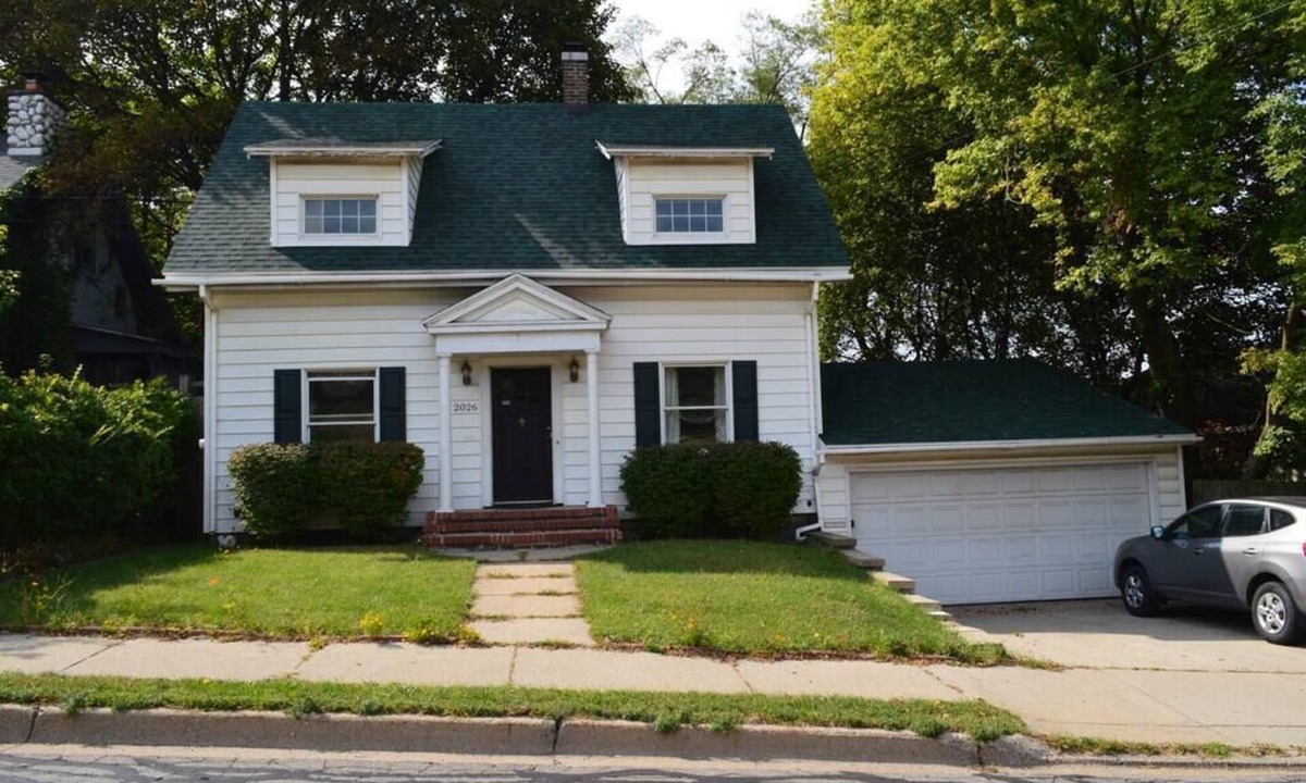 Kalamazoo House | Everyman's House in Westnedge Hill