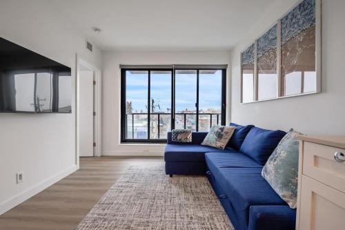 Crescent Heights House | Exquisite 2 Bed Condo near DT Core WFree Parking