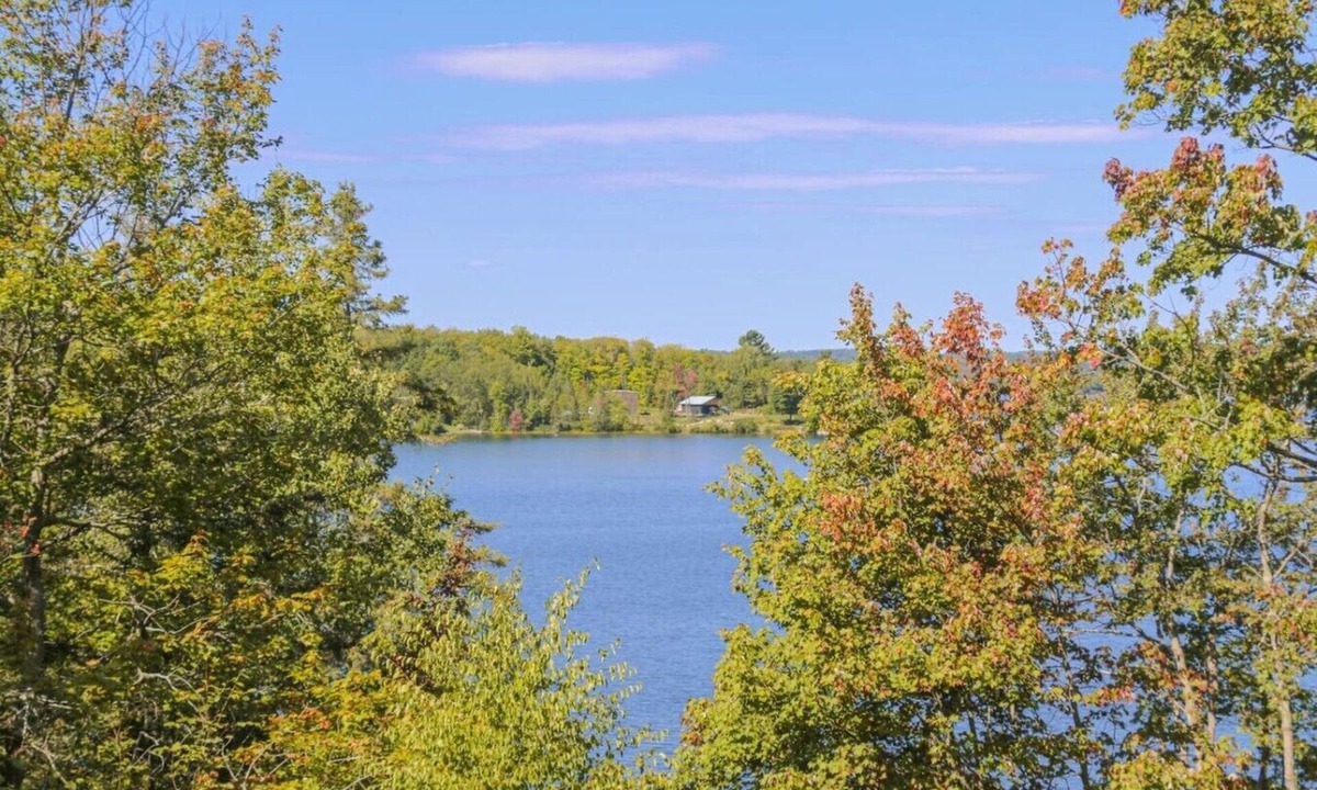 Nairn Centre Cabin | Fairbank Views & Lakeside Dining