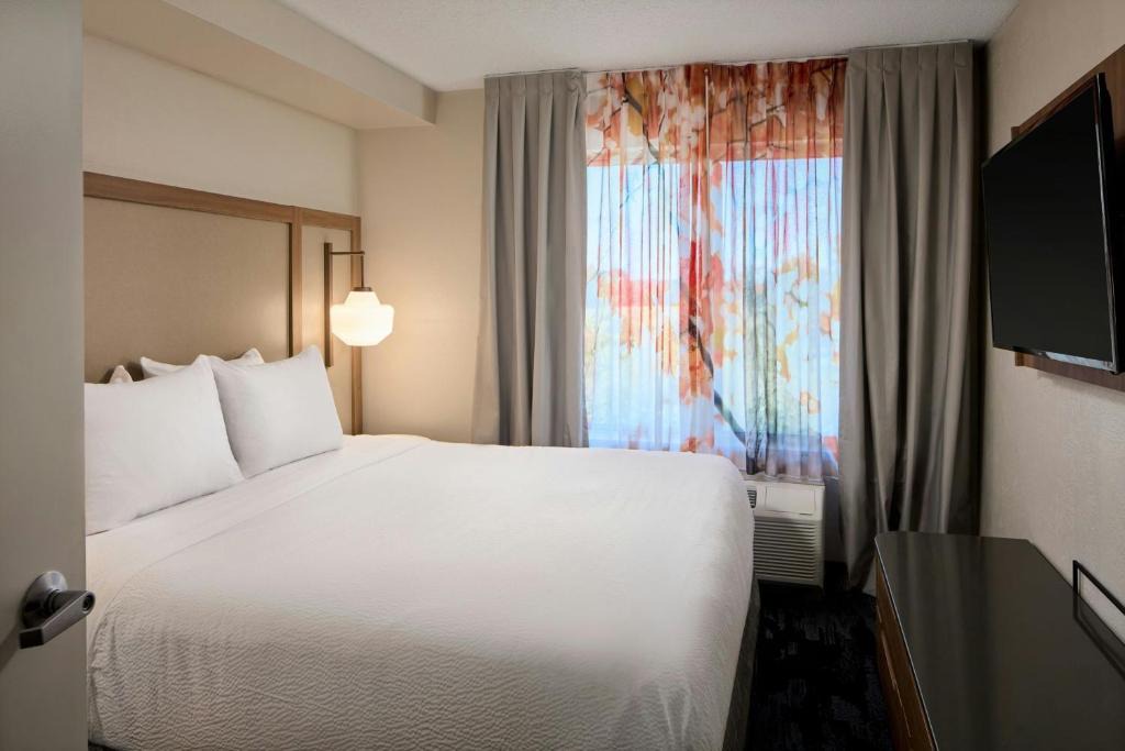 Avon Hotel | Fairfield Inn & Suites Cleveland Avon