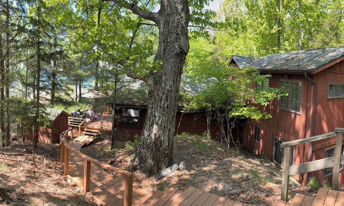 Pentwater Cottage | Fee Reduced for Large Beachfront Cottage: Prime Summer Weeks Still Available!