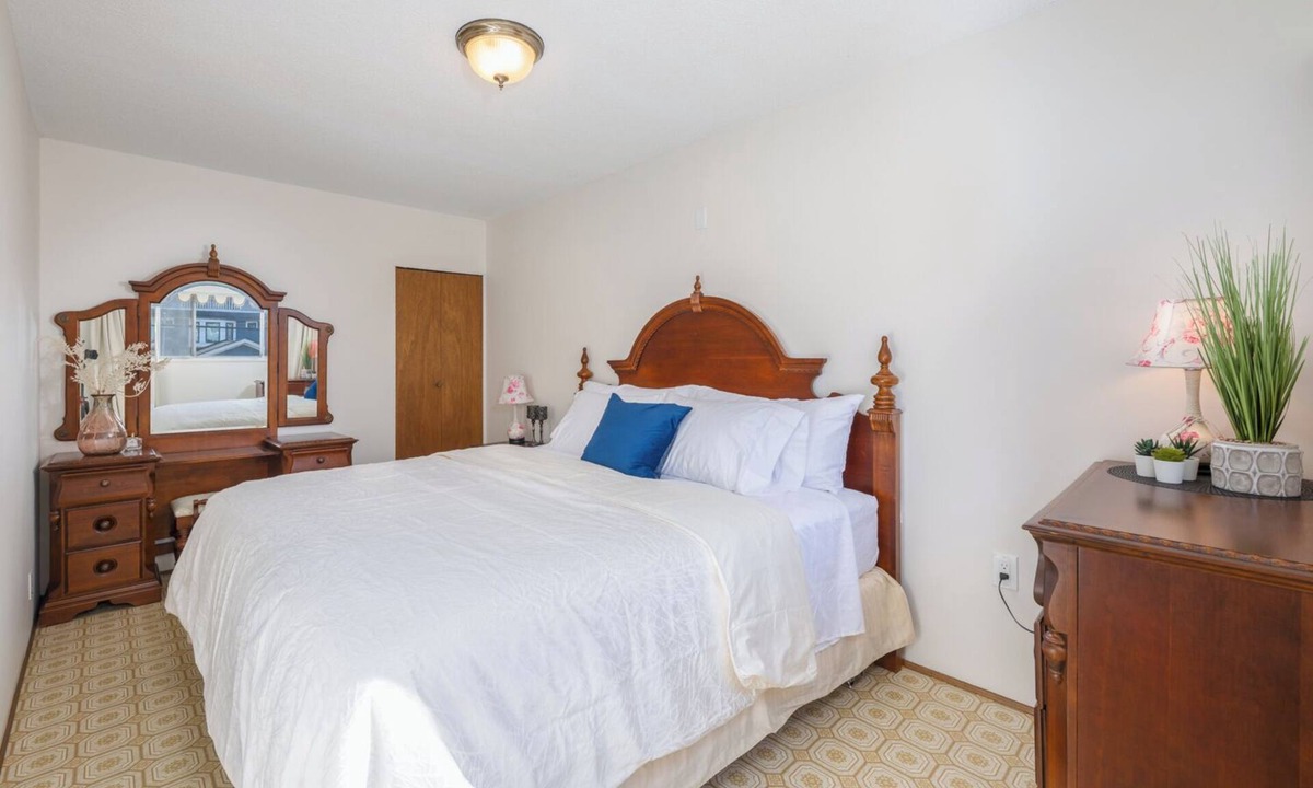 Grandview-Woodland House | MAJOR INTERNATIONAL SPORTING EVENT/Skytrain/10 mins to DT/full kithcen/Free Parking
