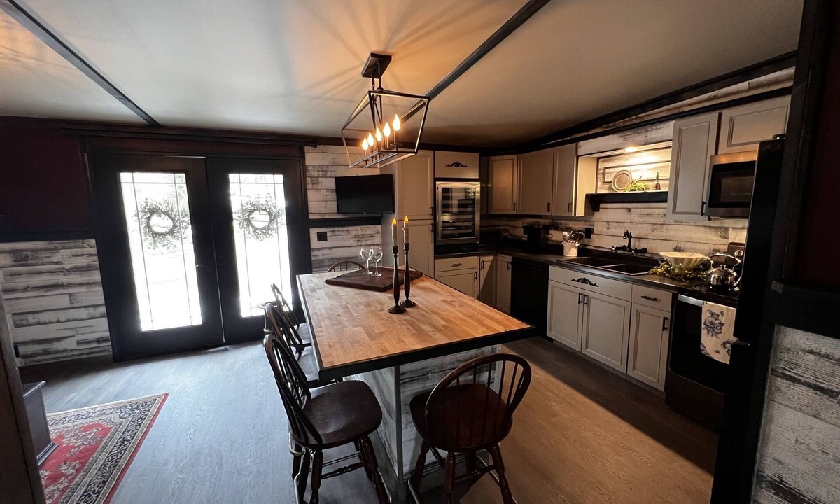 Town of Jerusalem Apartment | Finger Lakes Vacation Suite