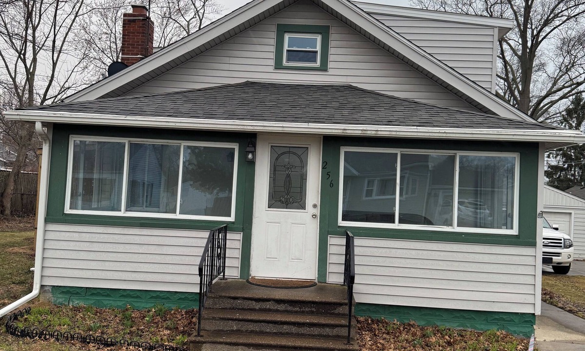Vermilion House | Fish Camp - Lake Erie - 3-bedroom house in wonderful Vermilion with WiFi, AC