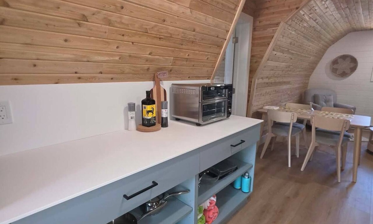 New Haven-Riverdale Cabin | For travellers who love nature but won't compromise on comfort