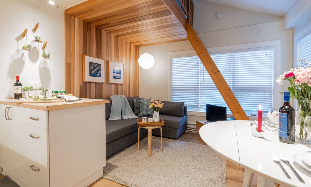 Whistler Creekside Condo | Forest Nest Whistler - 5min walk to gondola
