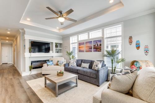 Marblehead House | Furnished Screened Porch: Baypoint Resort Home!