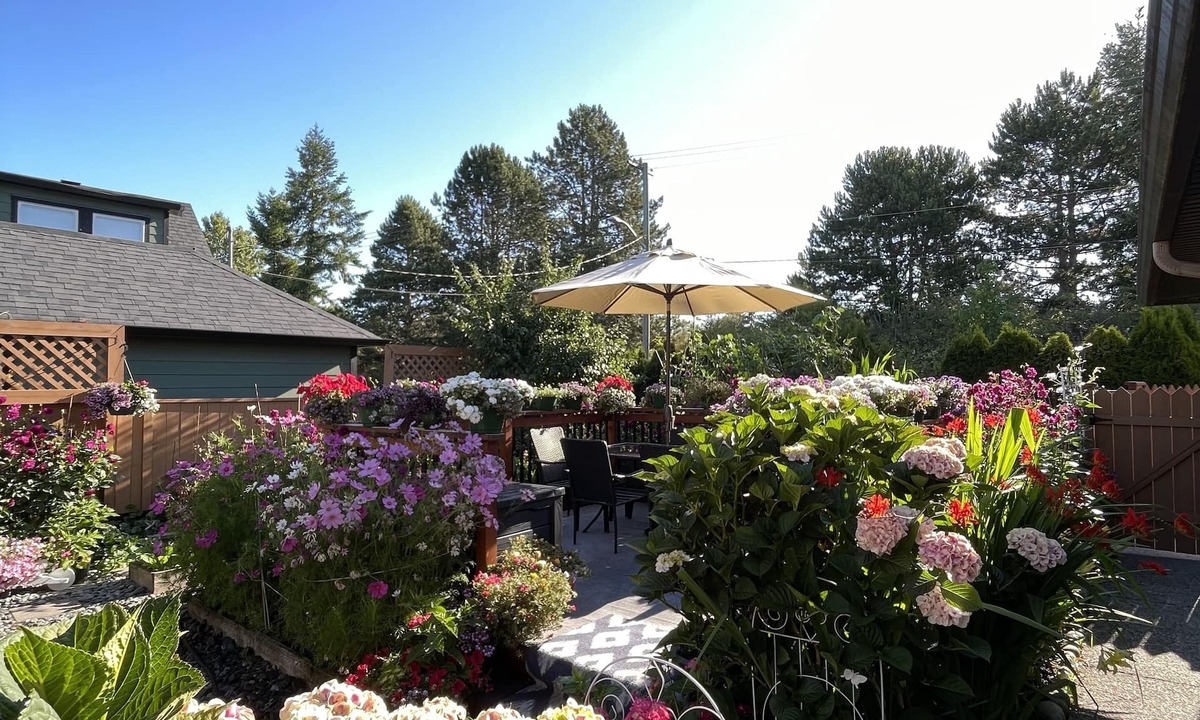 Saanich West House | Garden Home In Victoria