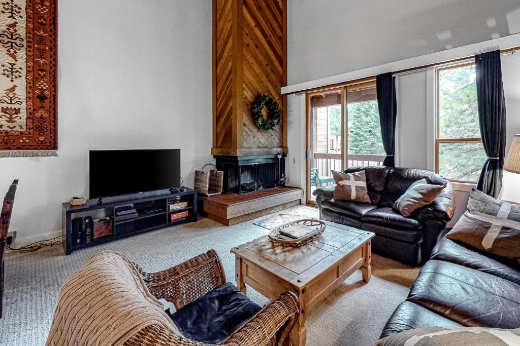Truckee Apartment | Gold Bend 5034