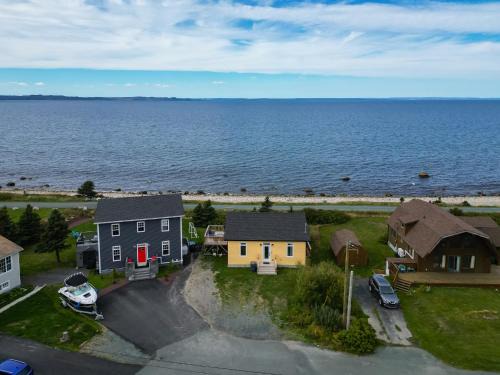 Conception Bay South House | Golden Tide Cottage | 2 Bd, Panoramic Ocean Views