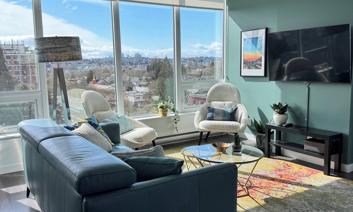 Downtown Eastside Condo | Gorgeous 2 Bdrm Condo with Huge Private Mountain & City View Terrace