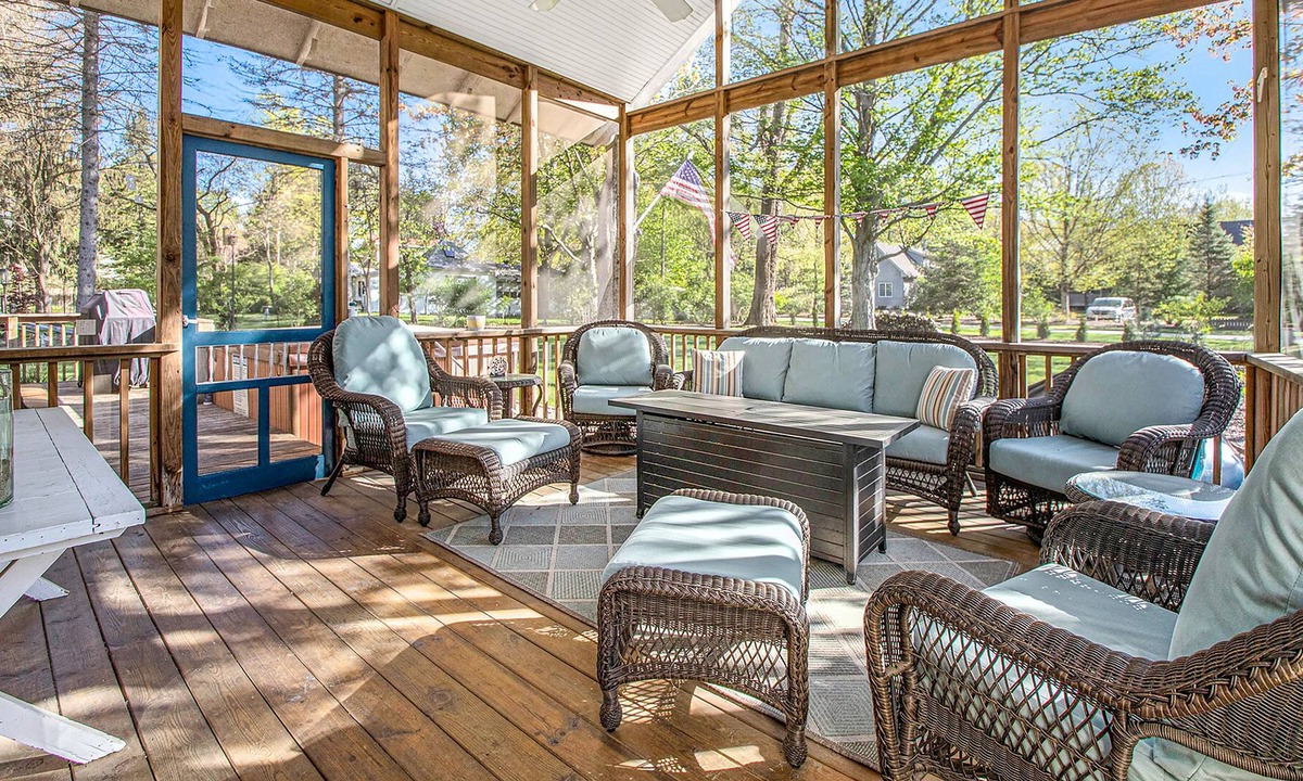 Union Pier Cottage | Gorgeous Lake Michigan Home w/Free WiFi, Screened-In Porch, Private Hot Tub/Yard