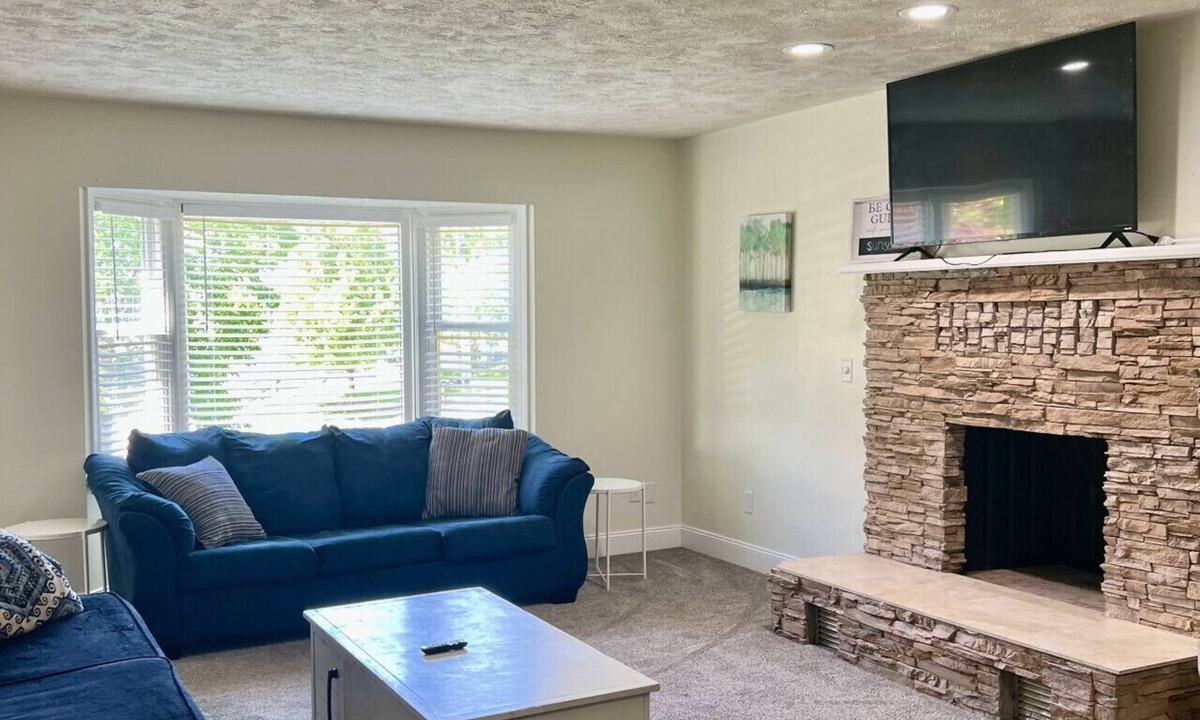 Geneva-on-the-Lake House | GOTL Winery Mansion- Sunset Vacation Rentals