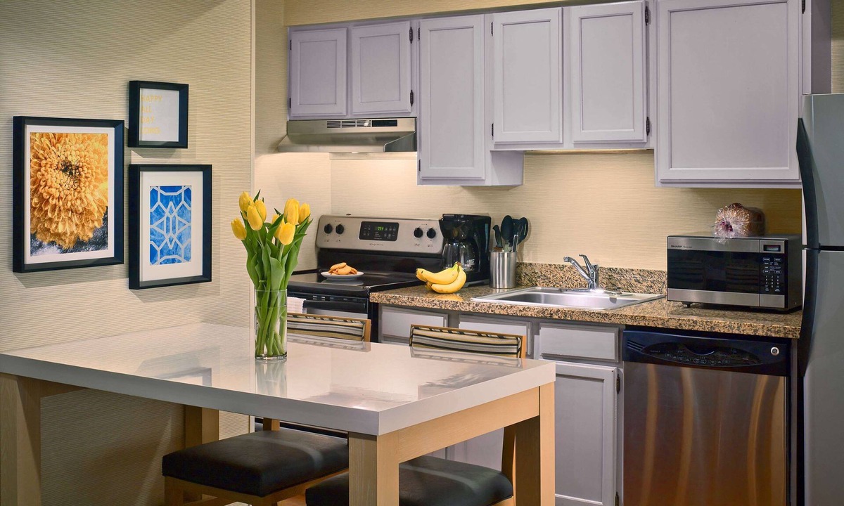Westlake Hotel | Great Relaxing Overnight Stay! Free Parking, Pet-friendly Property