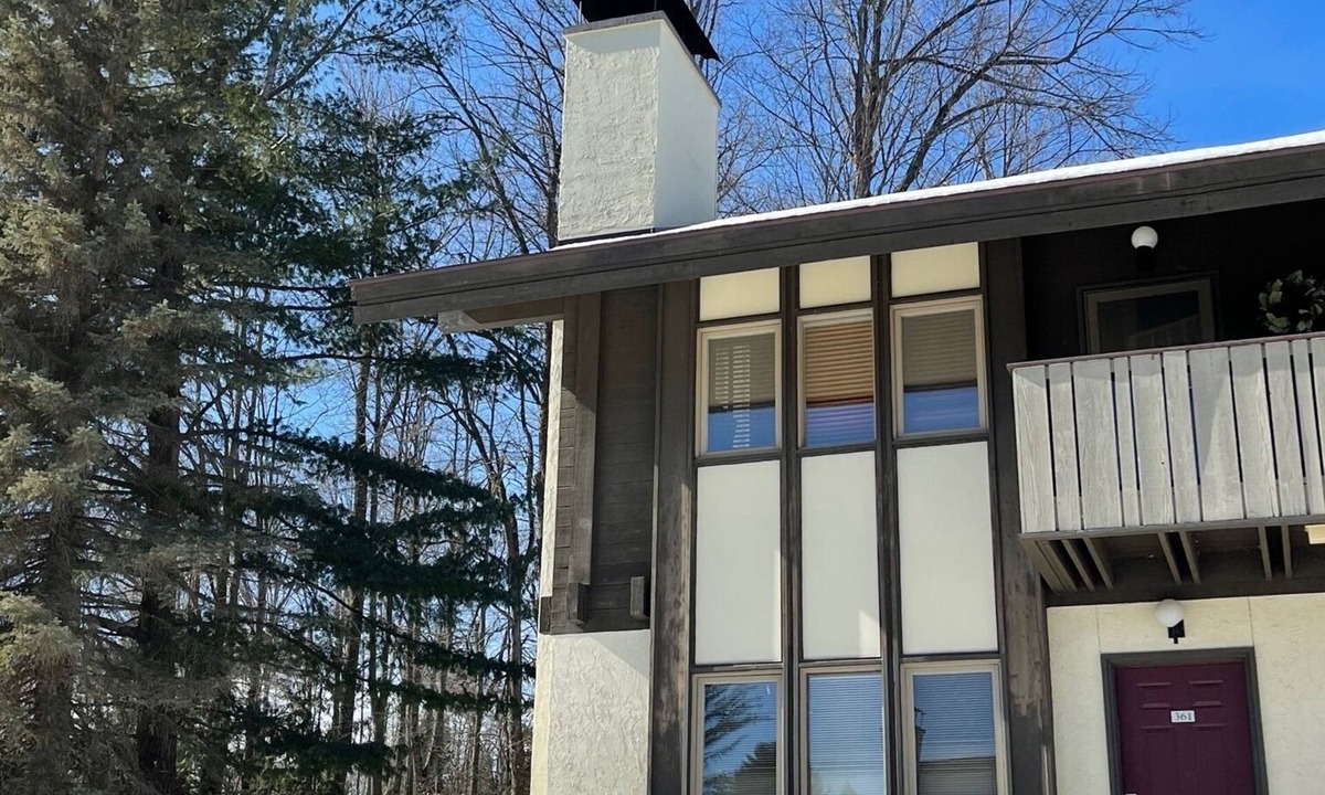 Boyne Falls Condo | Great Value- 3 day min -BOYNE MOUNTAIN - MOUNTAIN VILLA - 3bedrm 2 bath