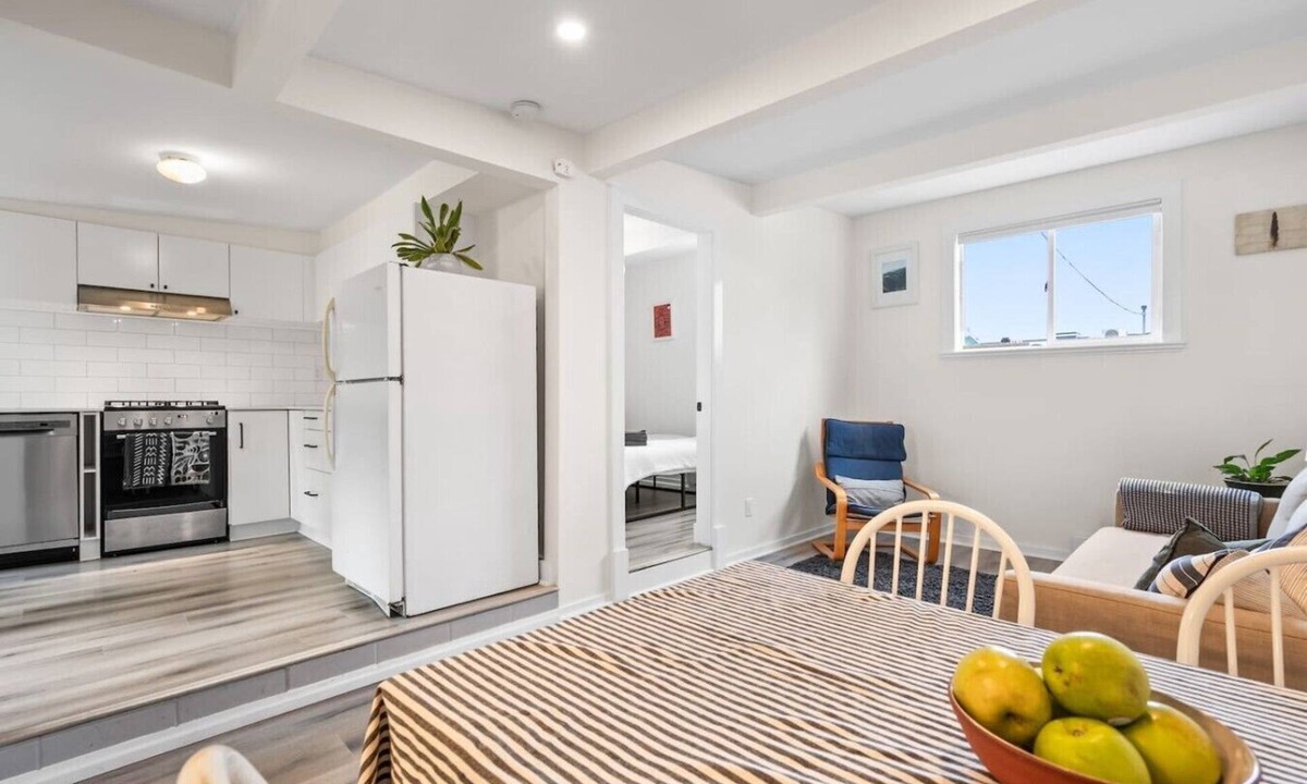 Downtown Eastside House | Guesthouse in Strathcona | 1BD/1BA + Patio