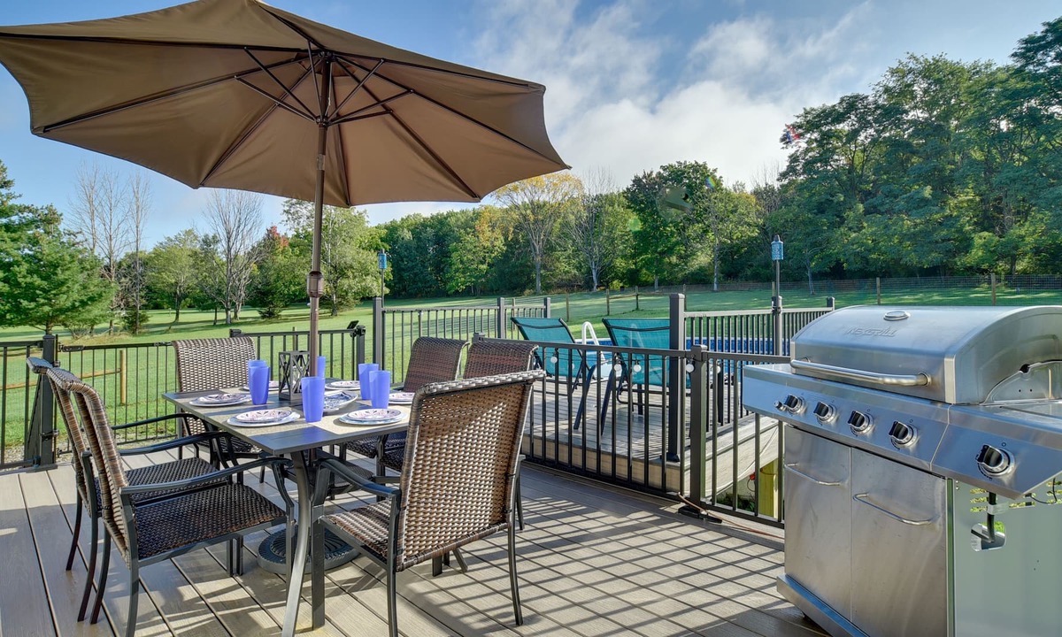 Hammondsport House | Hammondsport Vacation Rental w/ Fire Pit & Pool!