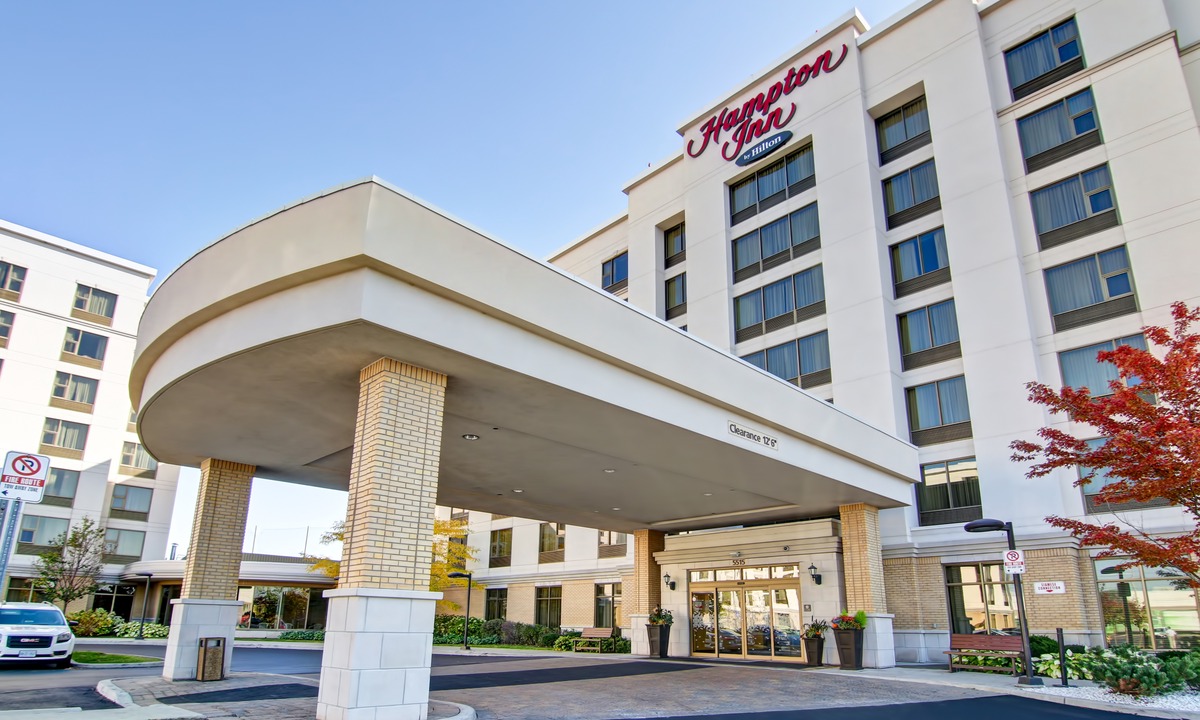 Airport Corporate Hotel | Hampton Inn by Hilton Toronto Airport Corporate Centre