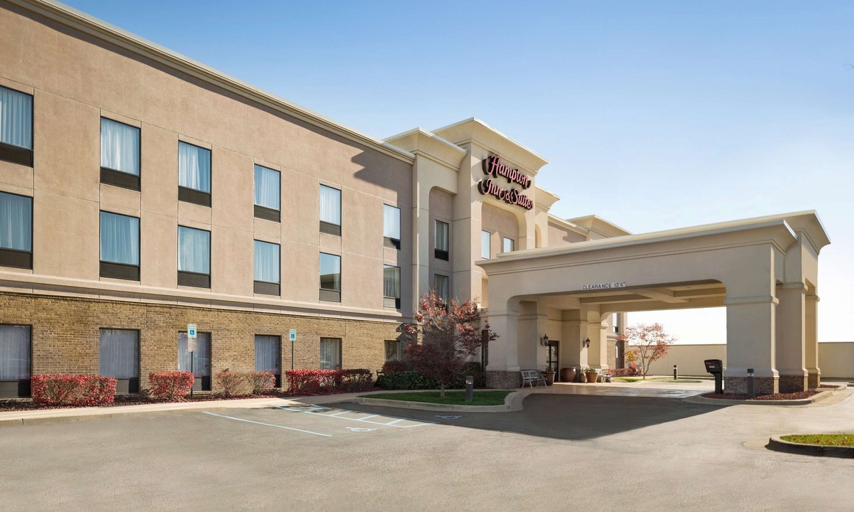 Sterling Heights Hotel | Hampton Inn & Suites Detroit Sterling Heights