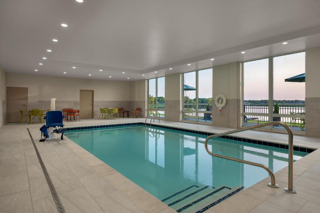 Gypsum Hotel | Hampton Inn & Suites By Hilton Port Clinton Catawba Island