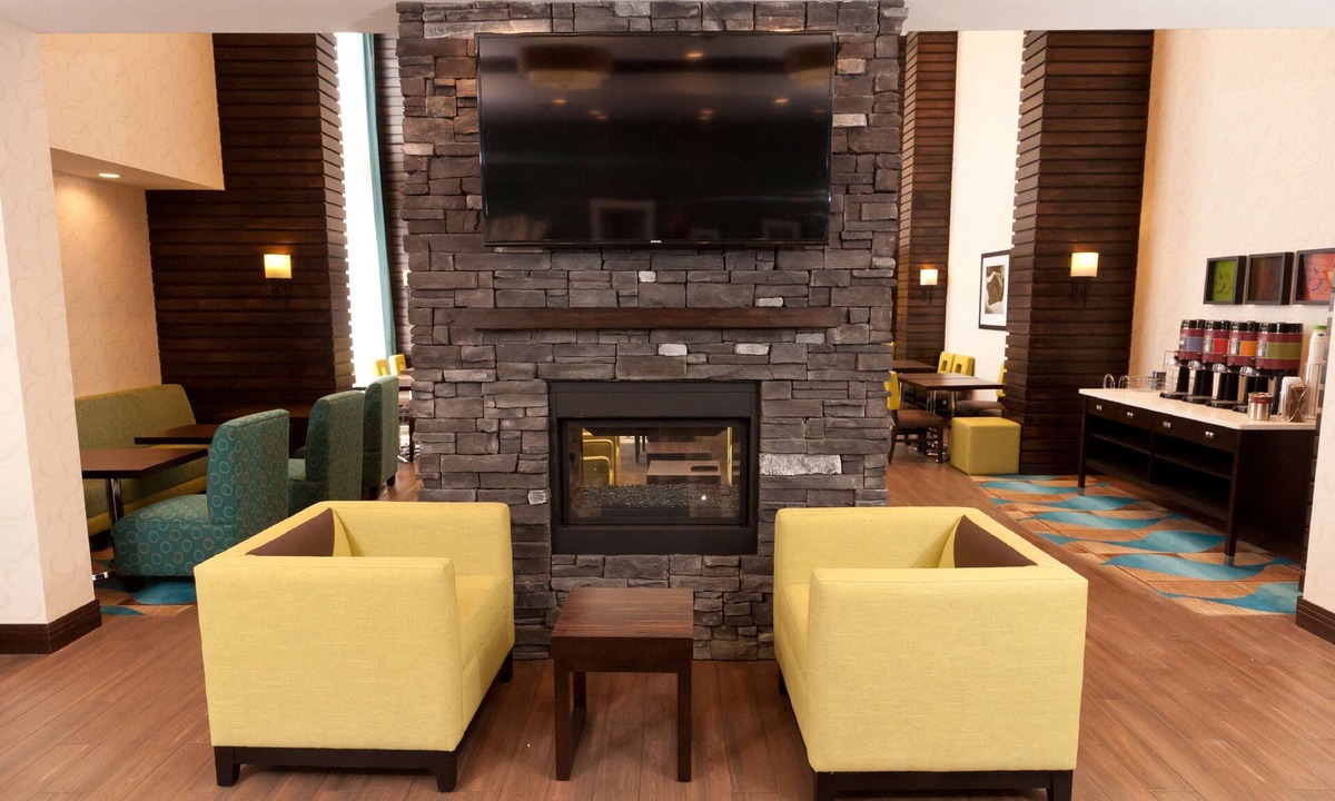 Regina Hotel | Hampton Inn & Suites by Hilton Regina East Gate