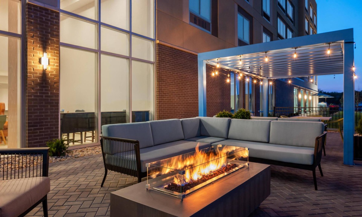 Gypsum Hotel | Hampton Inn & Suites by Hilton Port Clinton Catawba Island