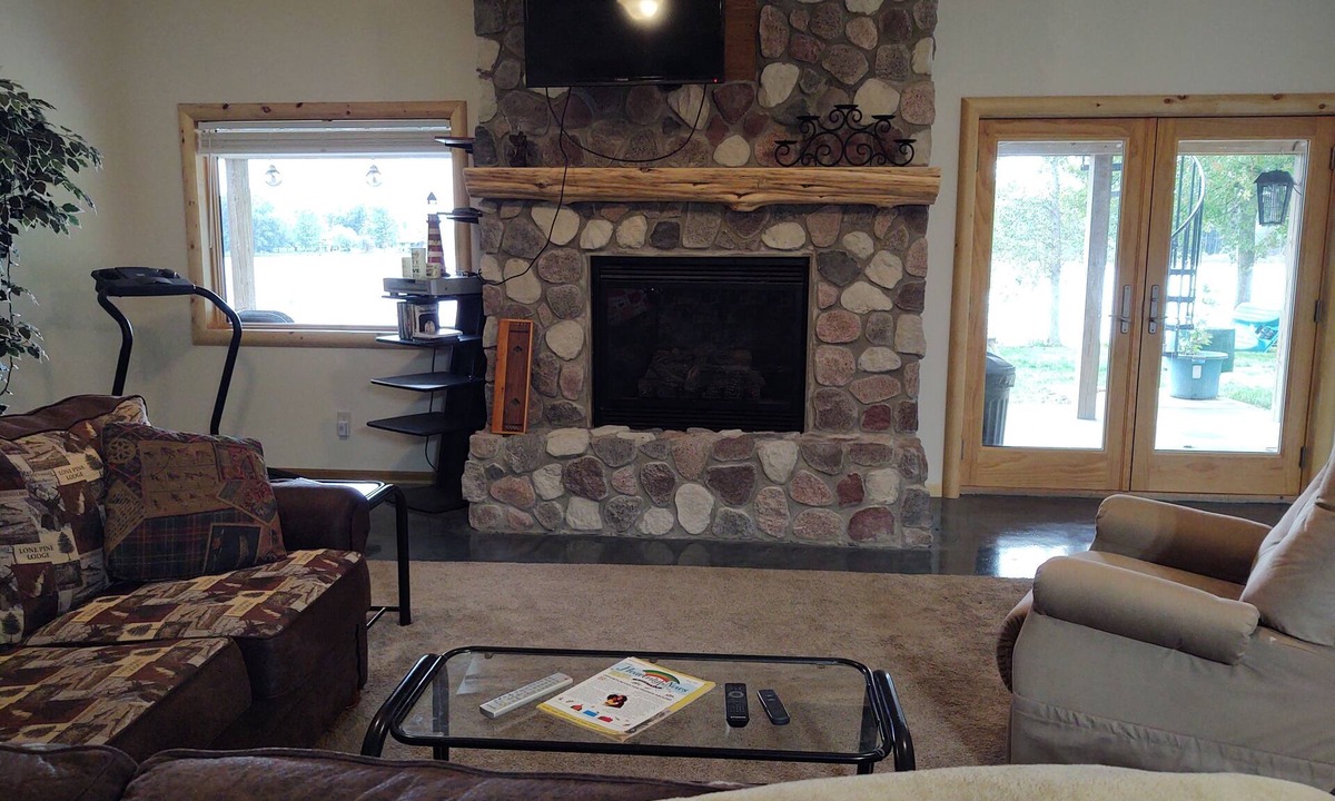 Sheridan House | Handicap accessible. Pets must be registered with VRBO, private drive to rental