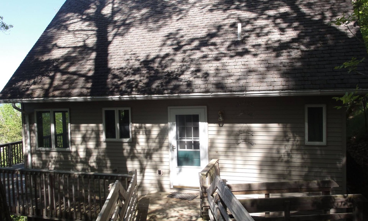 Forest Beach Cottage | Harborview Cottage Overlooking Beautiful Lake Michigan