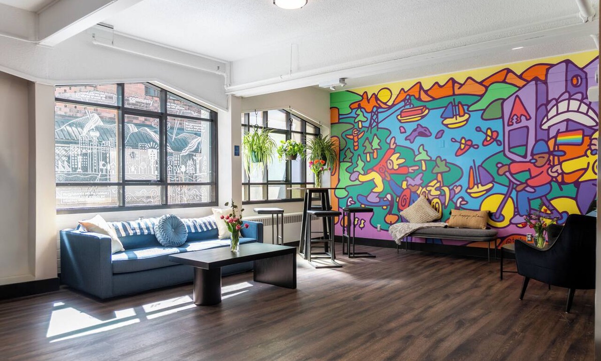 Davie Village Hostel | HI Vancouver Downtown - Hostel