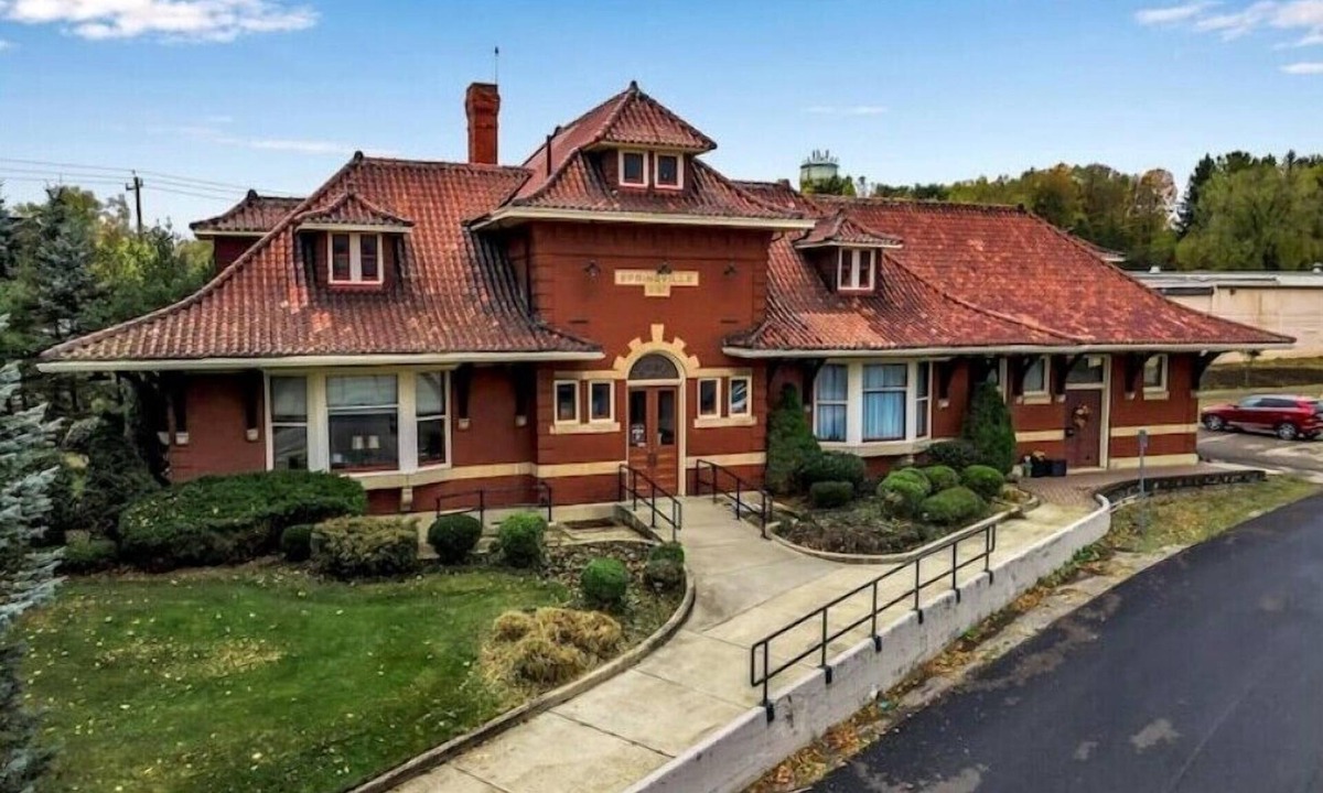 Town of Concord Apartment | Historic Springville Train Station 2-Bedroom Hotel Apartment With Private Patio