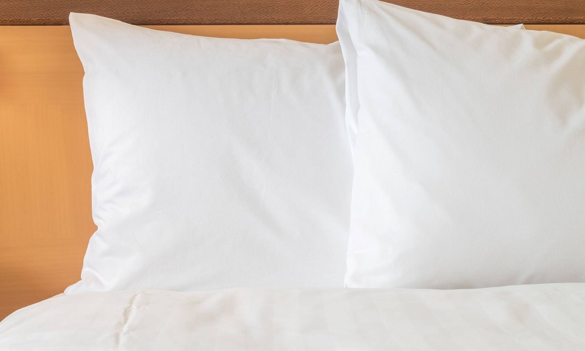 Cadillac Hotel | Holiday Inn Express Hotel & Suites Cadillac by IHG