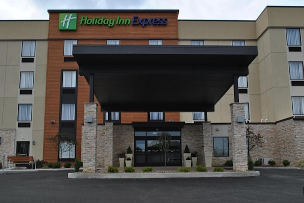 Salem Hotel | Holiday Inn Express Salem by IHG
