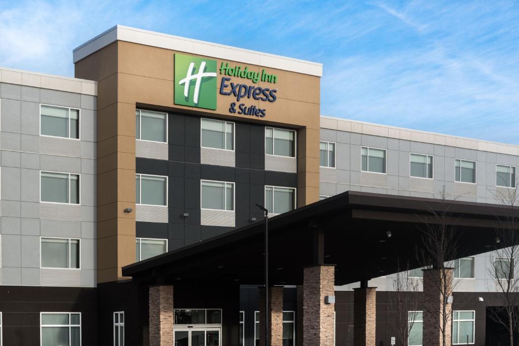 West Edmonton Hotel | Holiday Inn Express & Suites - West Edmonton-Mall Area by IHG