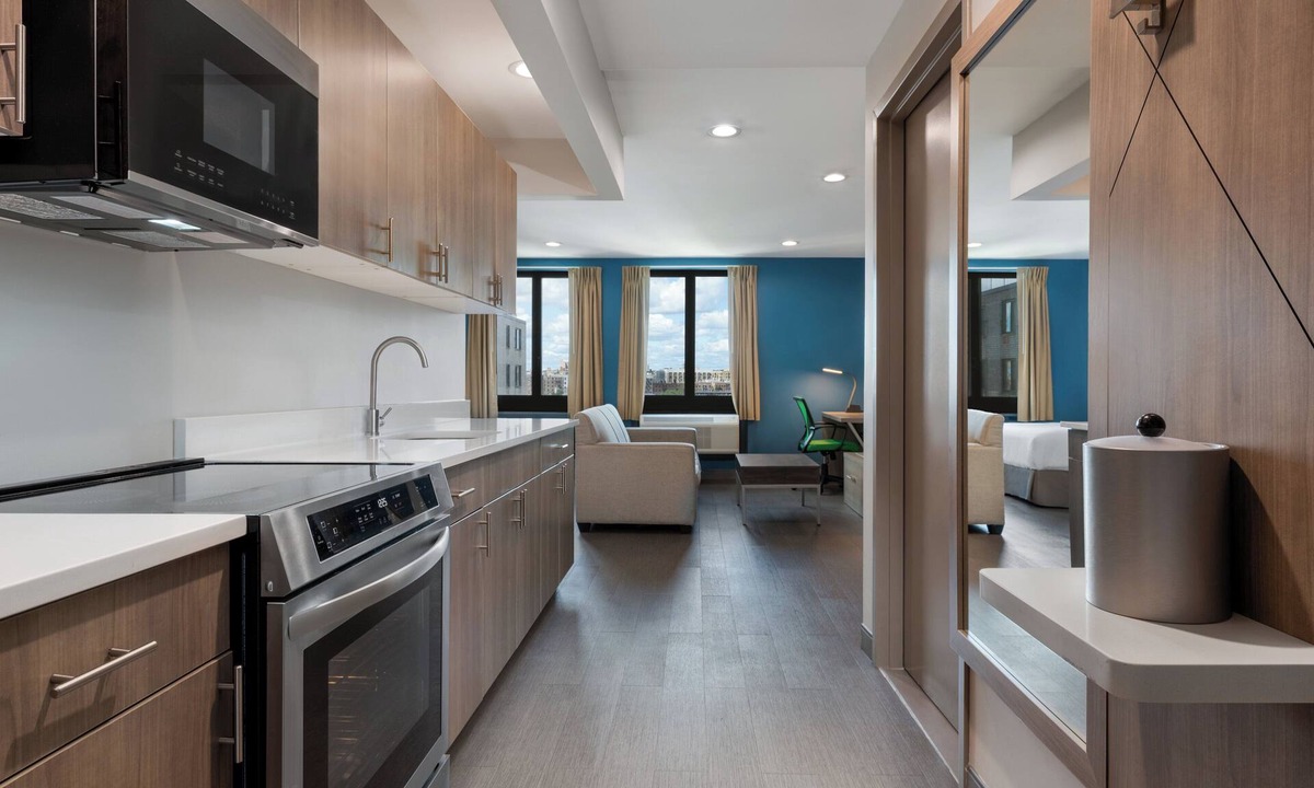 West Bronx Hotel | Holiday Inn Express & Suites Bronx - Barnabas area by IHG