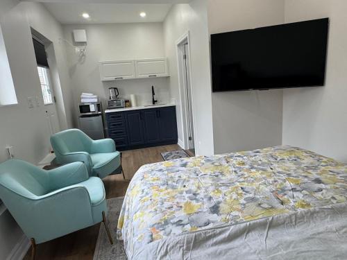 Pickering Apartment | Home away from home!