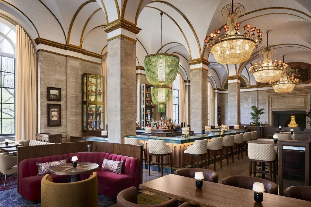 Downtown Cleveland Hotel | Hotel Cleveland Autograph Collection