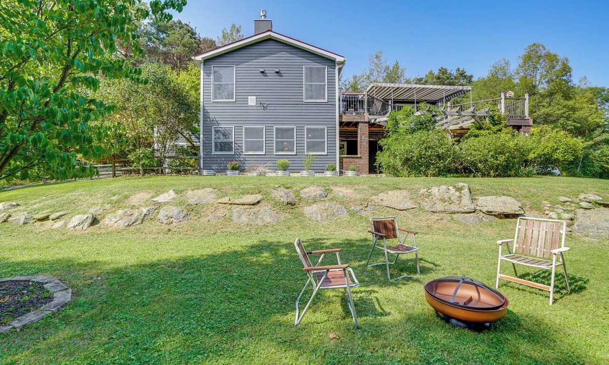 Hollowville House | Hudson Valley Multi-Unit Escape: Secluded + Scenic