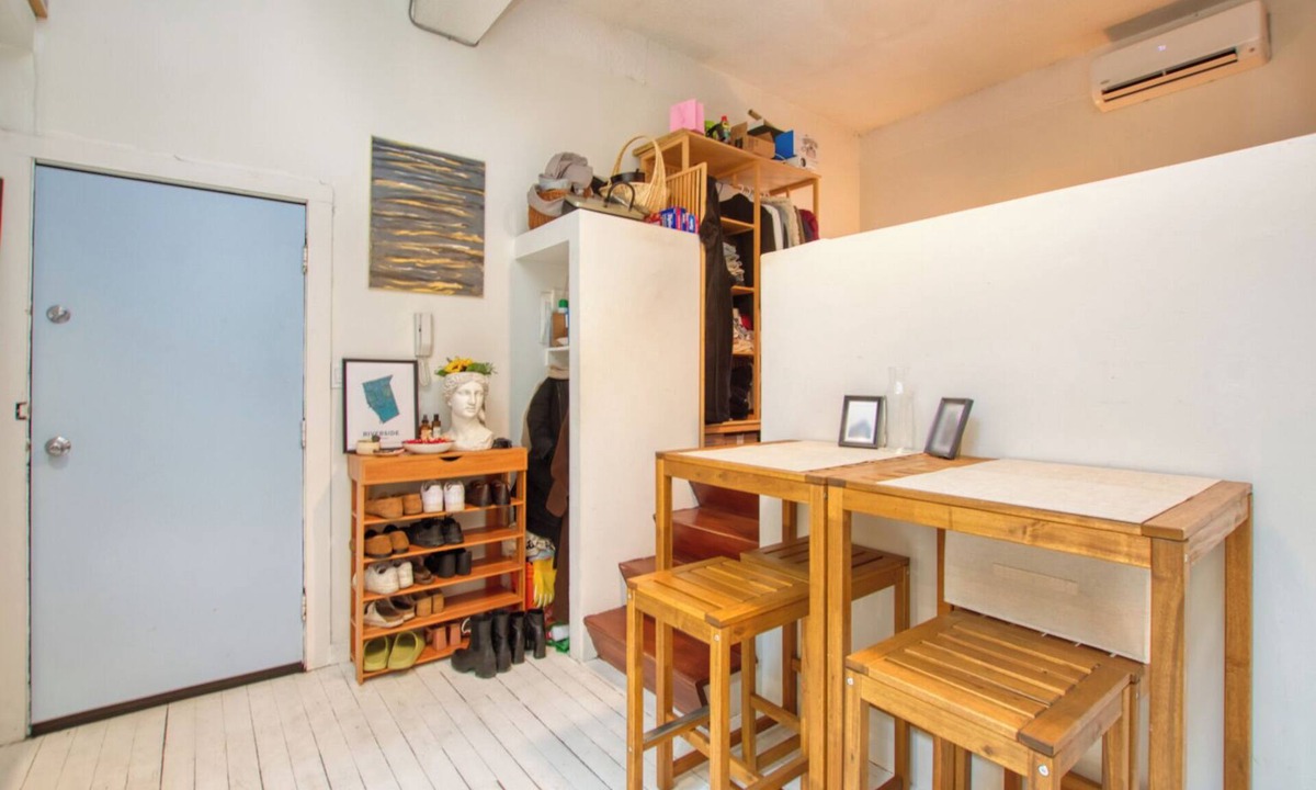 Riverside Apartment | Industrial mid-century loft in Riverdale, Toronto
