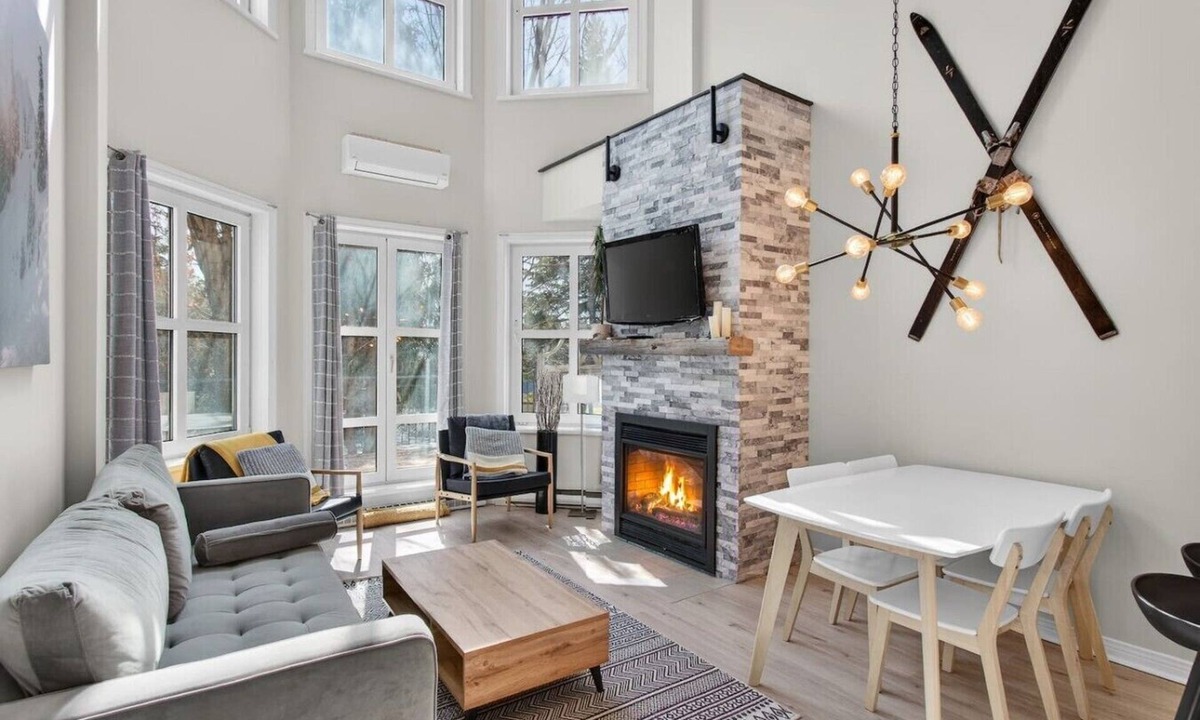 Mont-Tremblant Pedestrian Village Apartment | Johannsen 107 - Tremblant a Louer