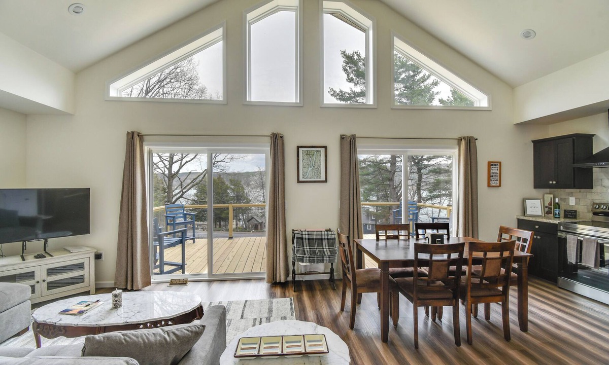 Town of Jerusalem Cottage | Keuka Lake - Spectacular Sunrise Views!
