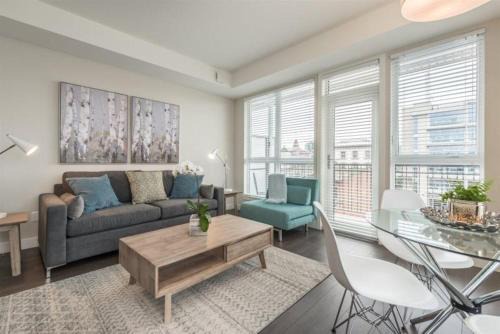 Downtown Victoria Apartment | King Bed And Coastal Art Decor In Old Town