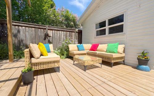 Inner Harbour House | KingstonStays Happy House, Free Parking, Downtown