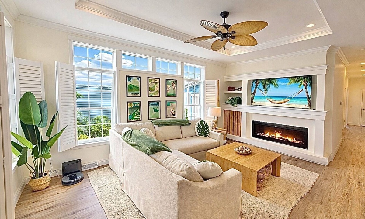 Marblehead House | Lake Escape Ultimate Getaway Clubhouse Sauna Pool