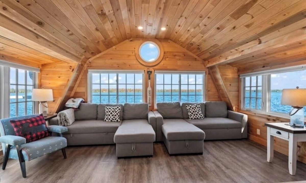Bala Cottage | Lake Muskoka Waterfront, Private, Close to Town