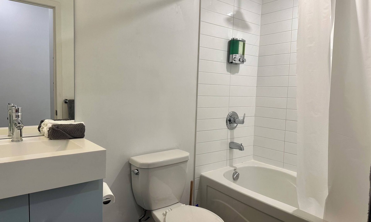 CityPlace Apartment | Lake shore Townhouse