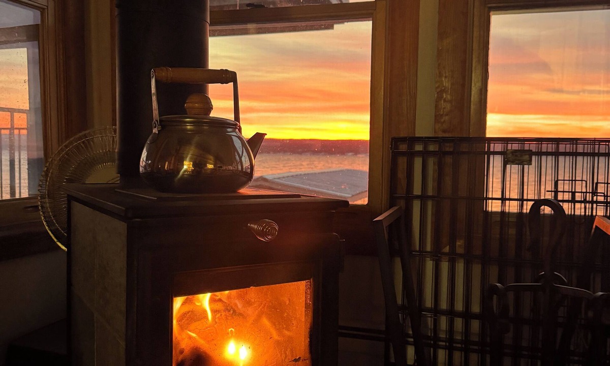 King Ferry Cottage | Lakefront Escape - Cozy, Comfy, and PRIVATE