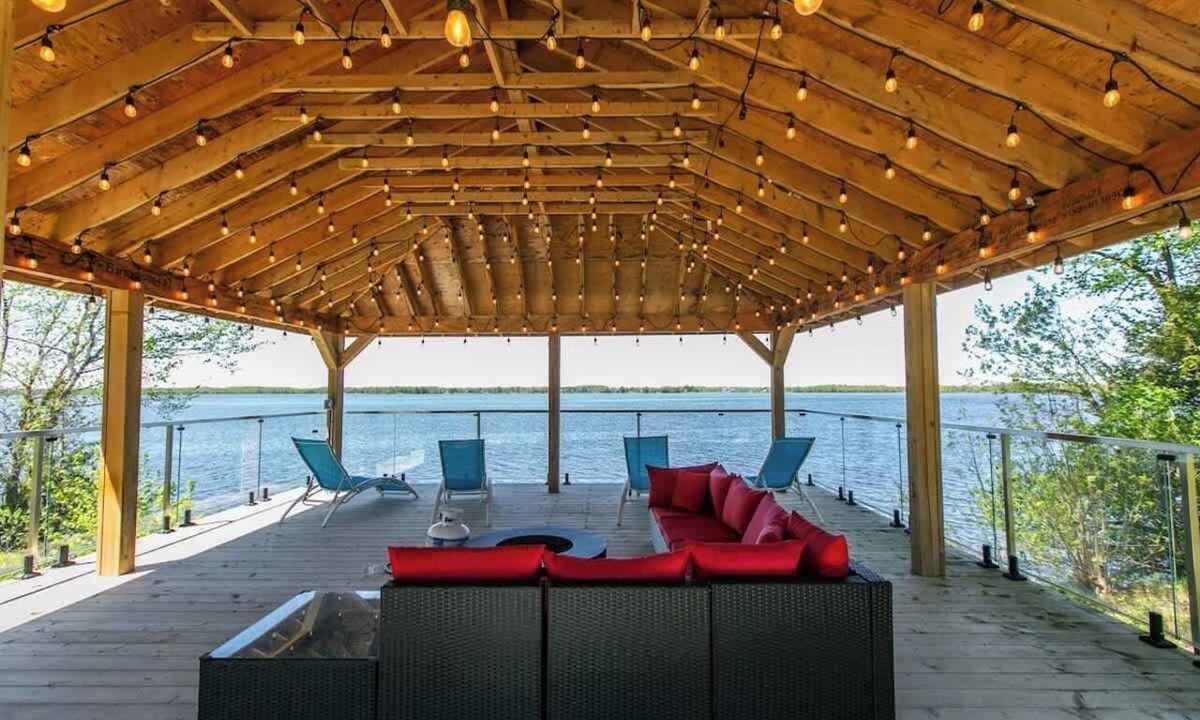 Carden Cottage | Lakefront Retreat with Gazebo, Fire Table & Fishing